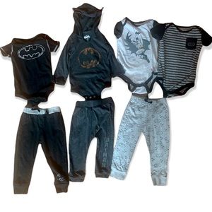 Lot / bundle of 7 Boy’s Batman Onesies And 3 Pairs Of Pants baby Boy’s Size 18 M